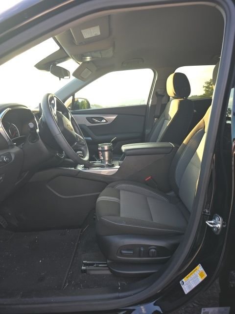 Used 2025 Black Chevrolet LT image 8