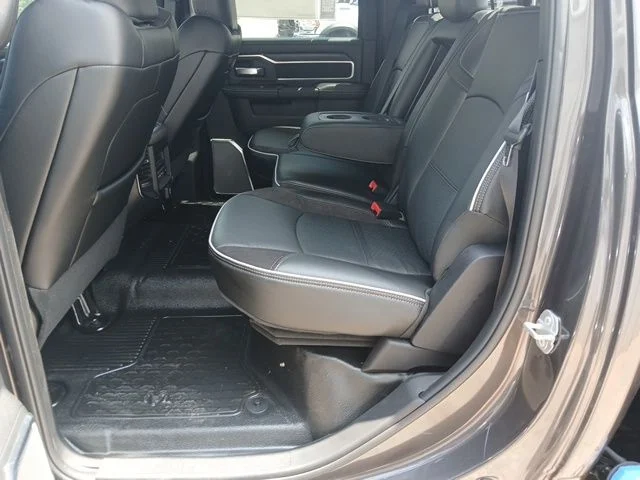 New 2026 Granite Crystal Metallic Clear-Coat Exterior Paint RAM Laramie image 19