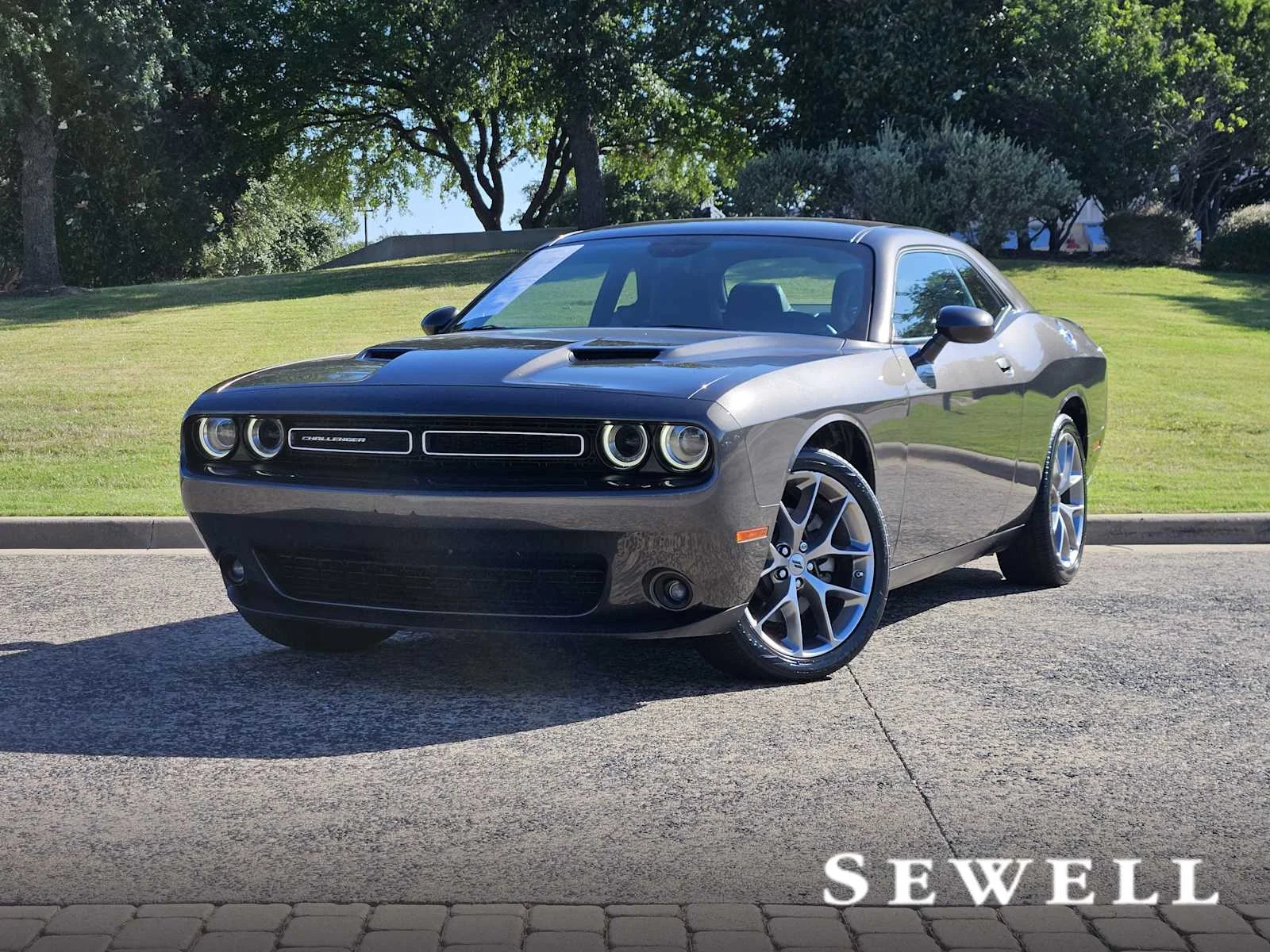 2023 Dodge Challenger SXT Auto's photo