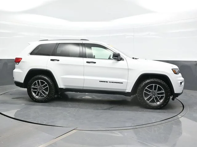 Used 2019 White Jeep Limited image 8