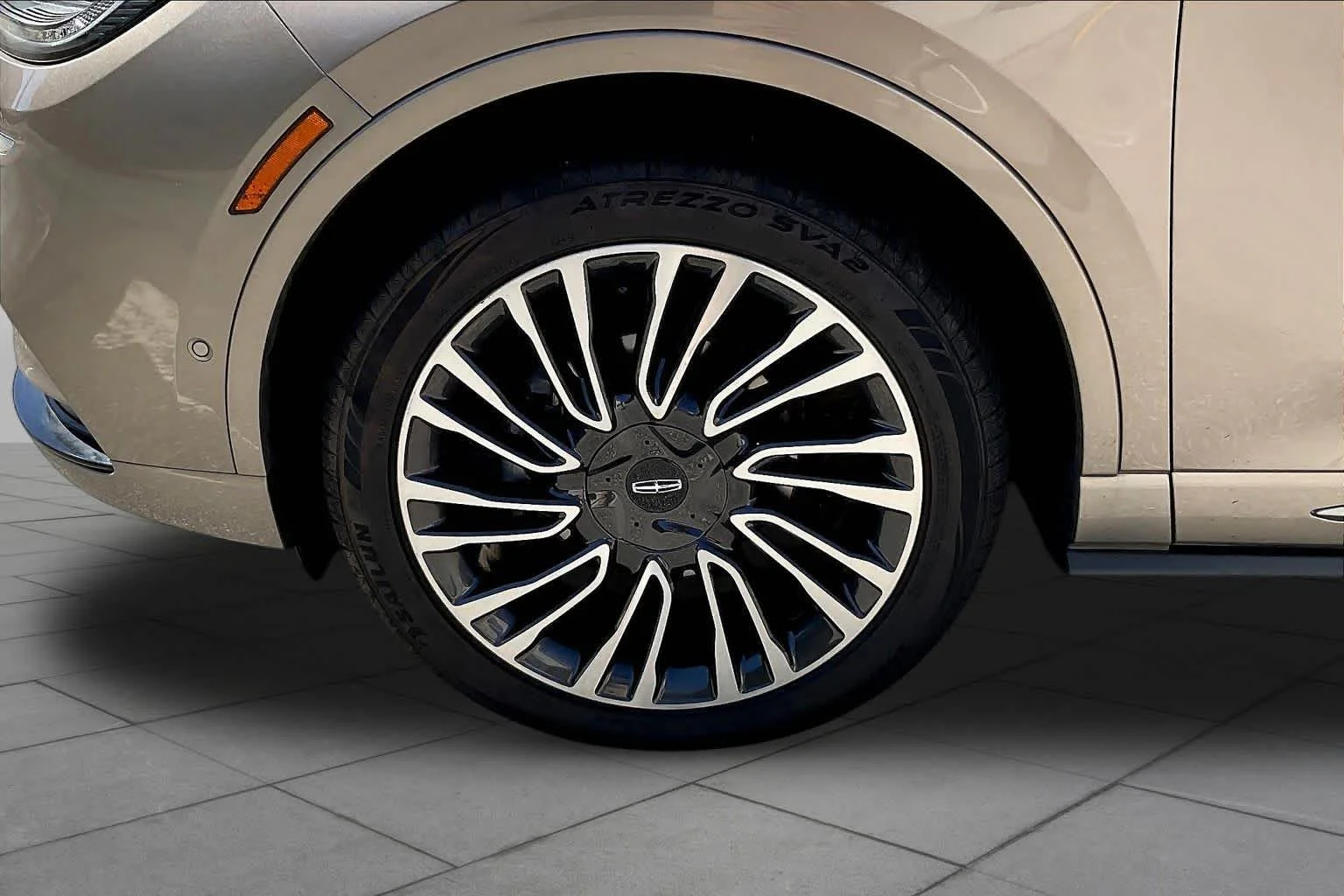 Used 2021 Iced Mocha Lincoln Reserve image 10