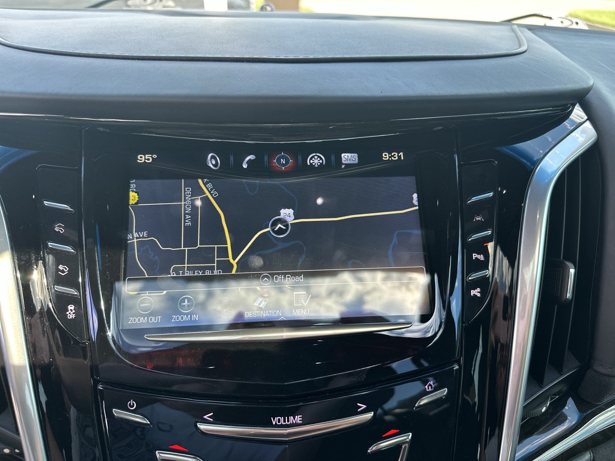 Used 2019 Shadow Metallic Cadillac Platinum image 23