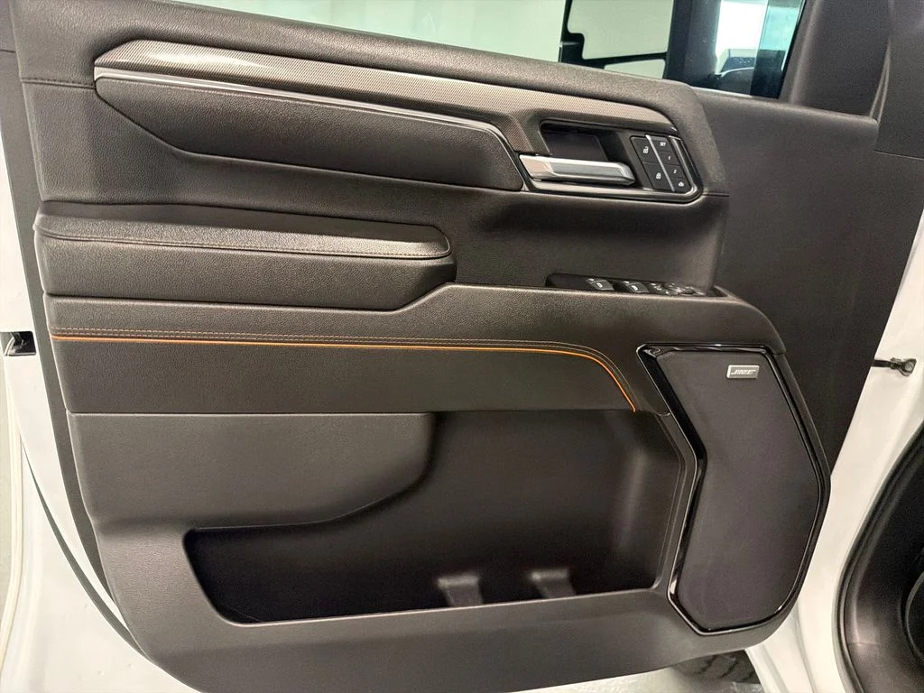 Used 2024 White GMC AT4 image 12