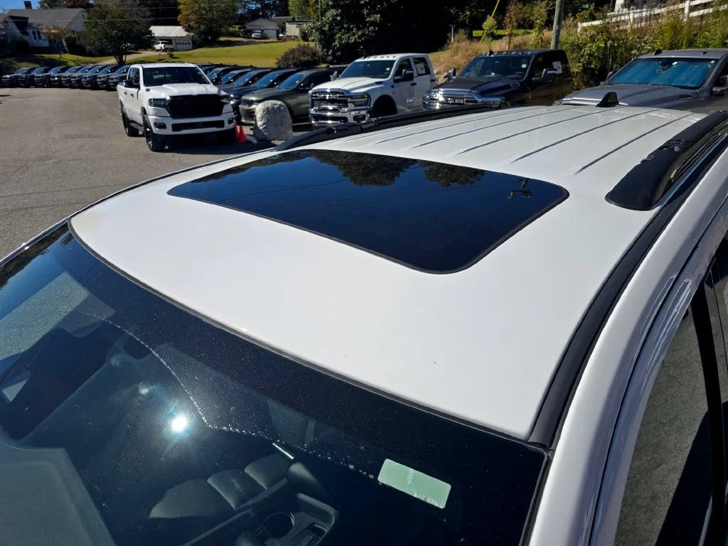 New 2027 White/off-white Dodge GT HEMI image 22