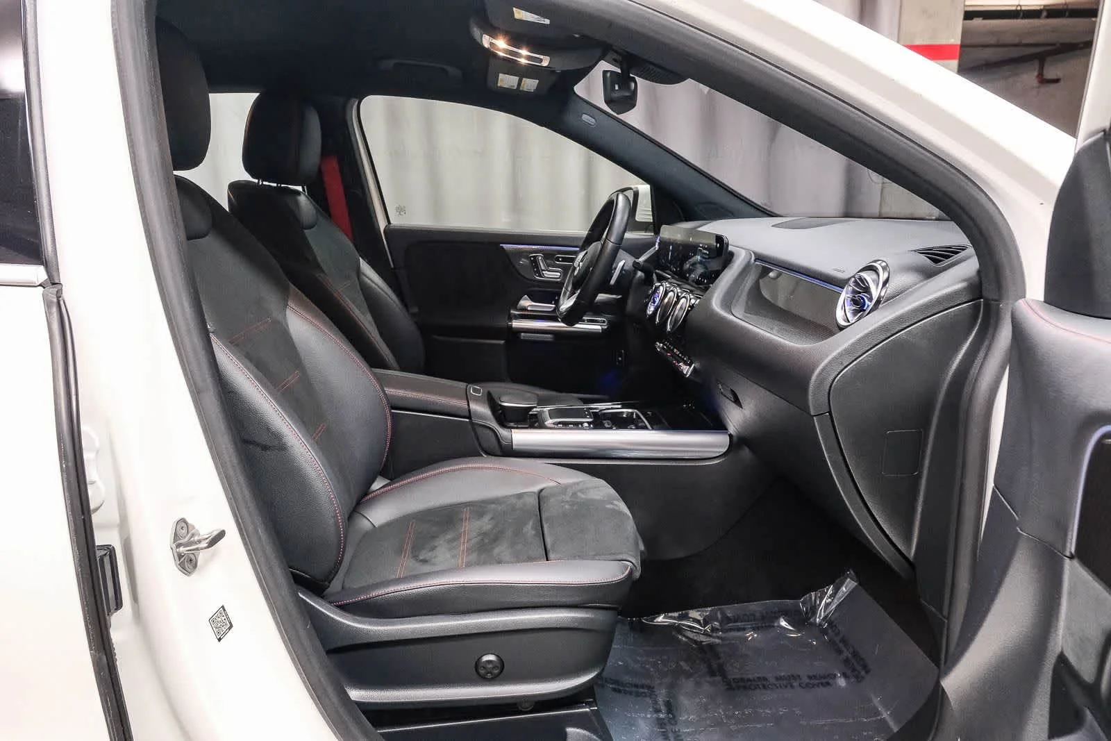 Imagen 22 del Mercedes-Benz AMG® GLA 35 de 2023 de segunda mano certificado, color Blanco Polar