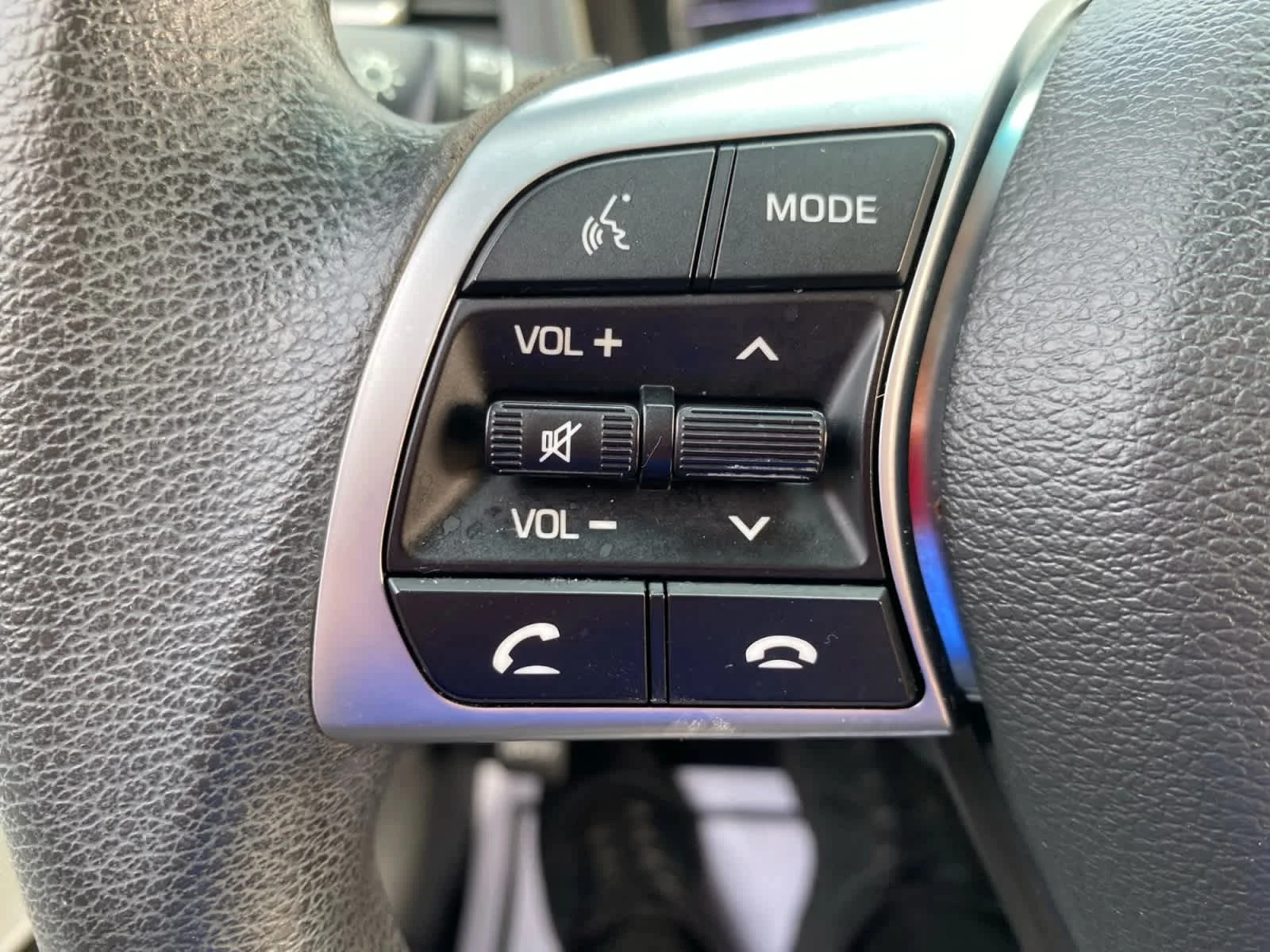 Used 2019 Scarlet Red Hyundai SE image 26