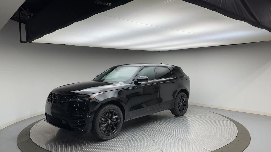 Used 2024 Santorini Black Metallic Land Rover Dynamic SE image 4