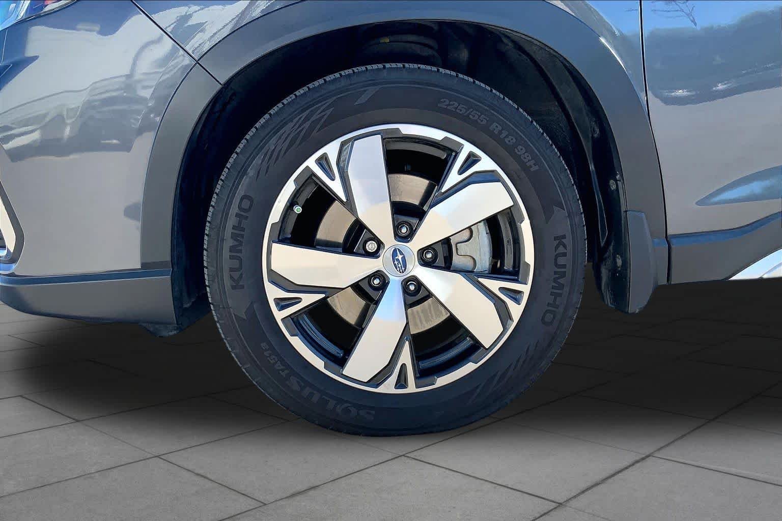 Used 2020 Magnetite Gray Metallic Subaru Touring image 9