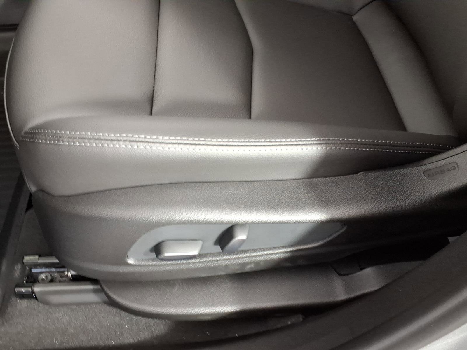 2026 Cadillac XT5 Luxury - Photo 12