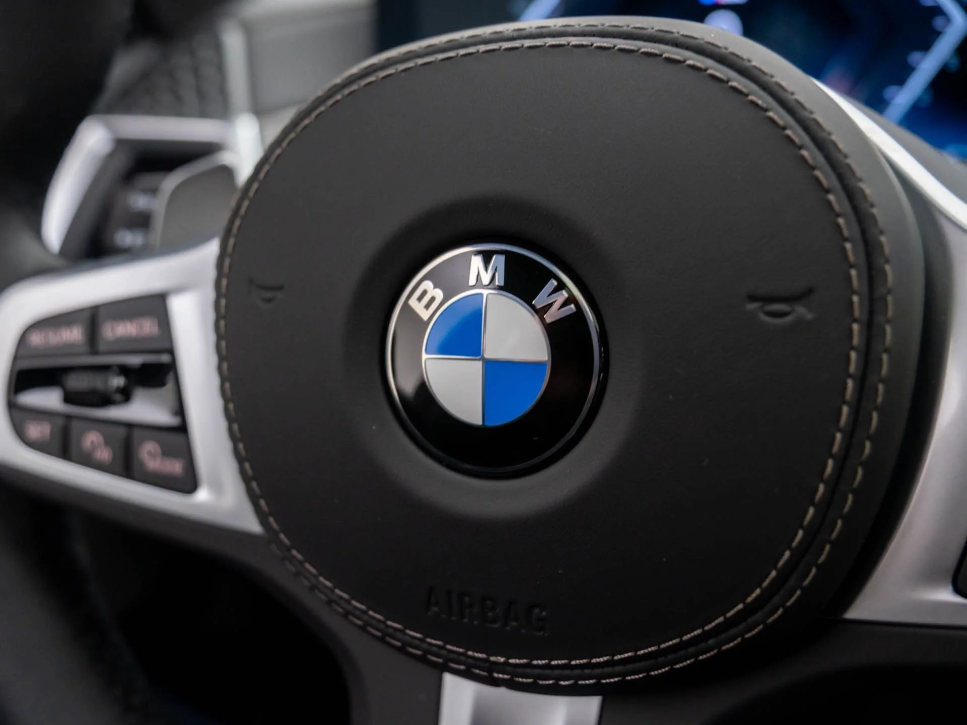New 2026 White BMW xDrive40i image 23