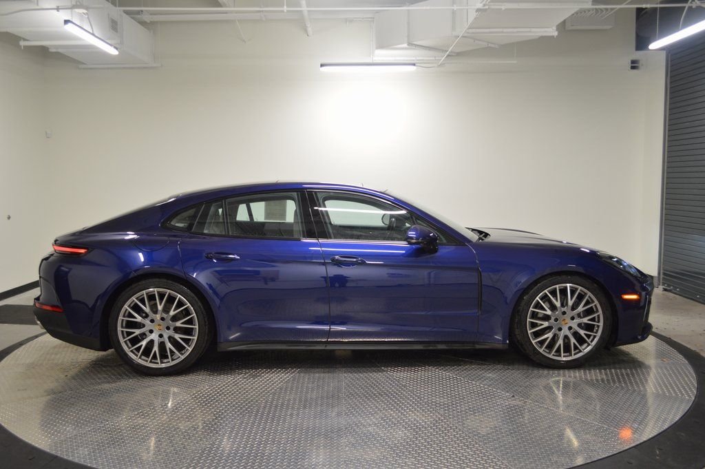 Used 2025 Blue Porsche  image 8