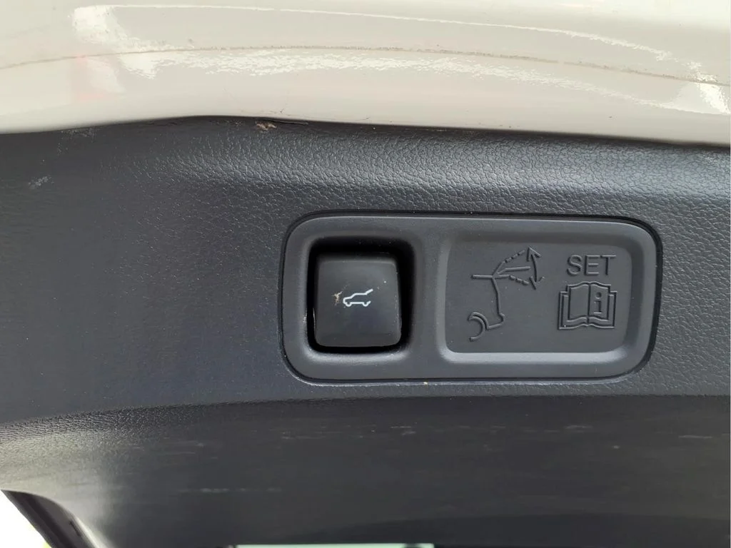 Used 2022 White Ford XLT image 31