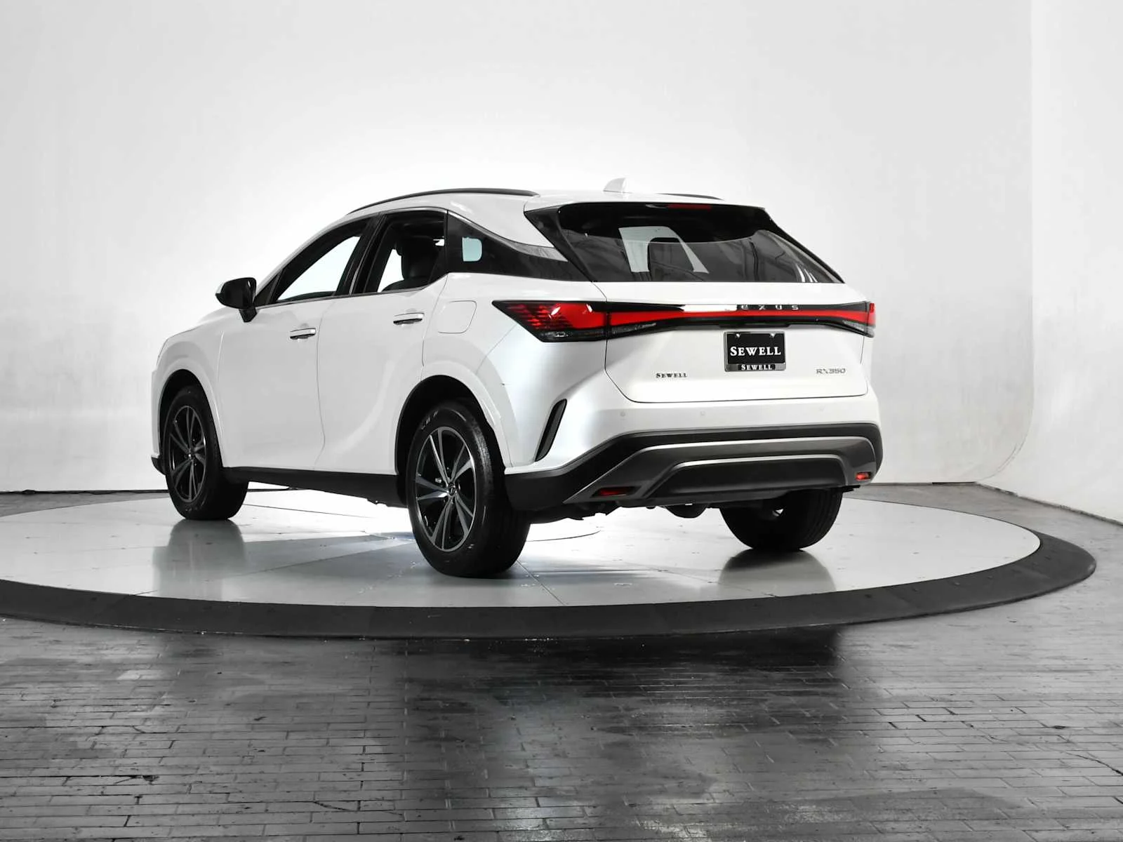 Used 2023 Eminent White Pearl Lexus Premium image 4