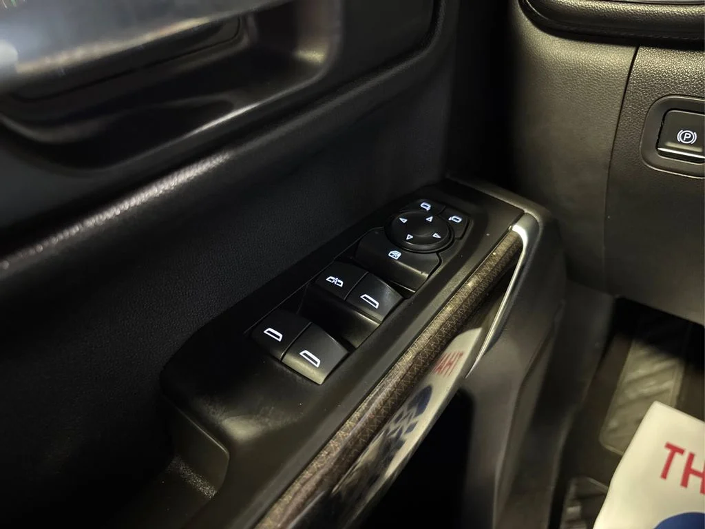Used 2020 Shadow Gray Metallic Chevrolet LT image 38