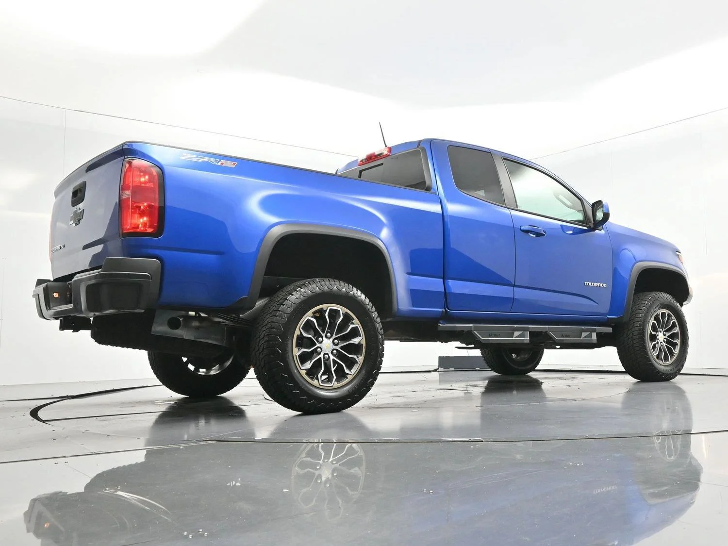 Used 2020 KINETIC BLUE METALLIC Chevrolet 4WD ZR2 image 50