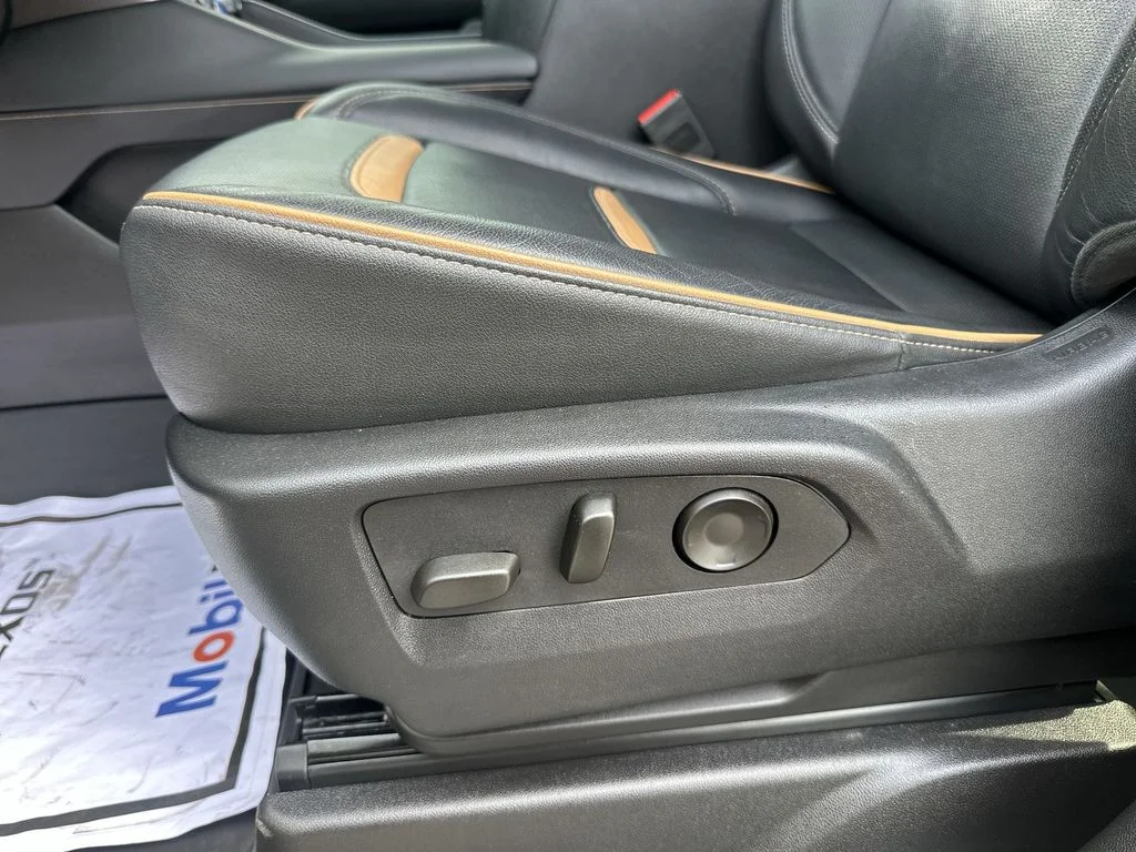 Used 2024 Black GMC AT4 image 12