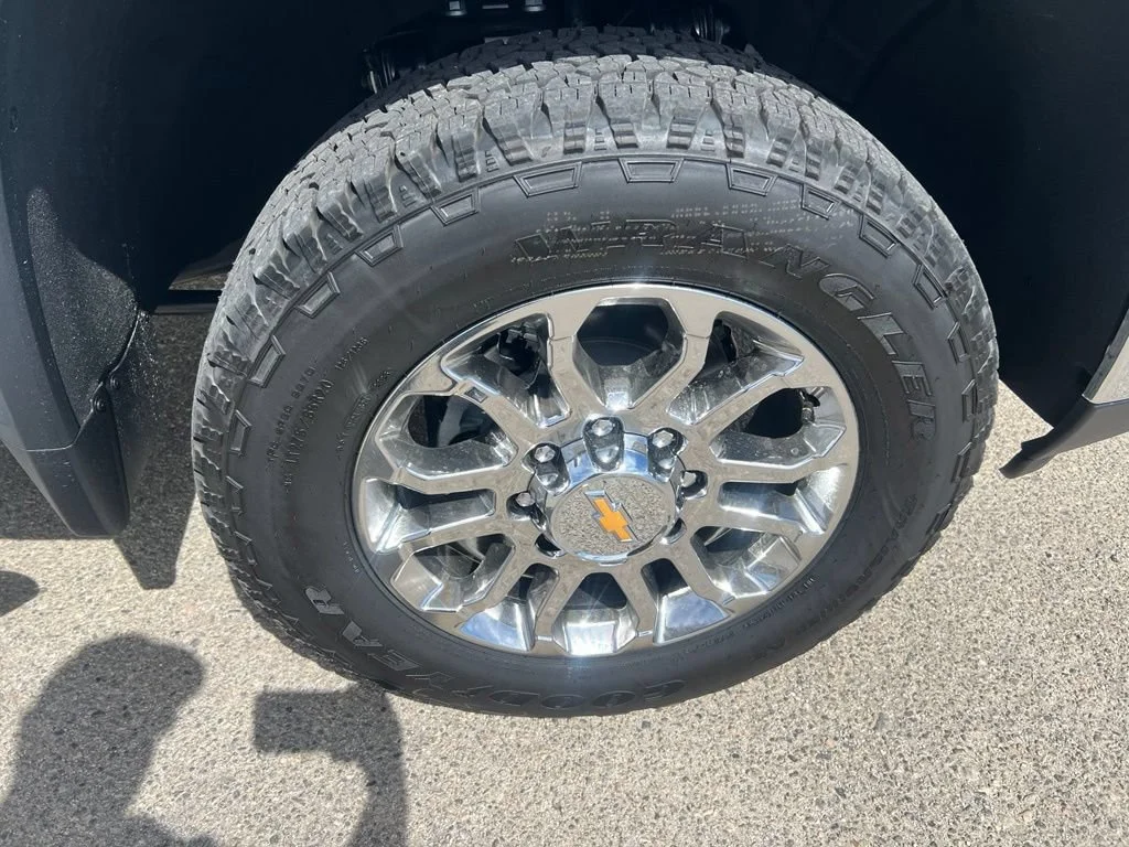 New 2026 Summit White Chevrolet LTZ image 29