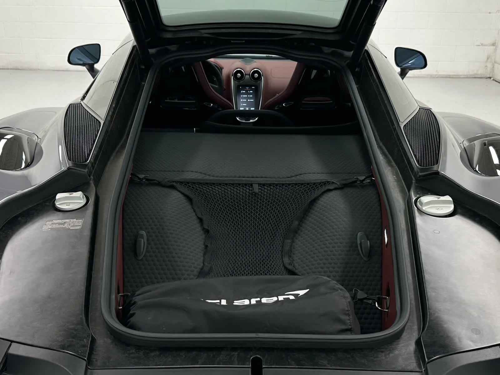 Used 2025 Anthracite McLaren  image 32