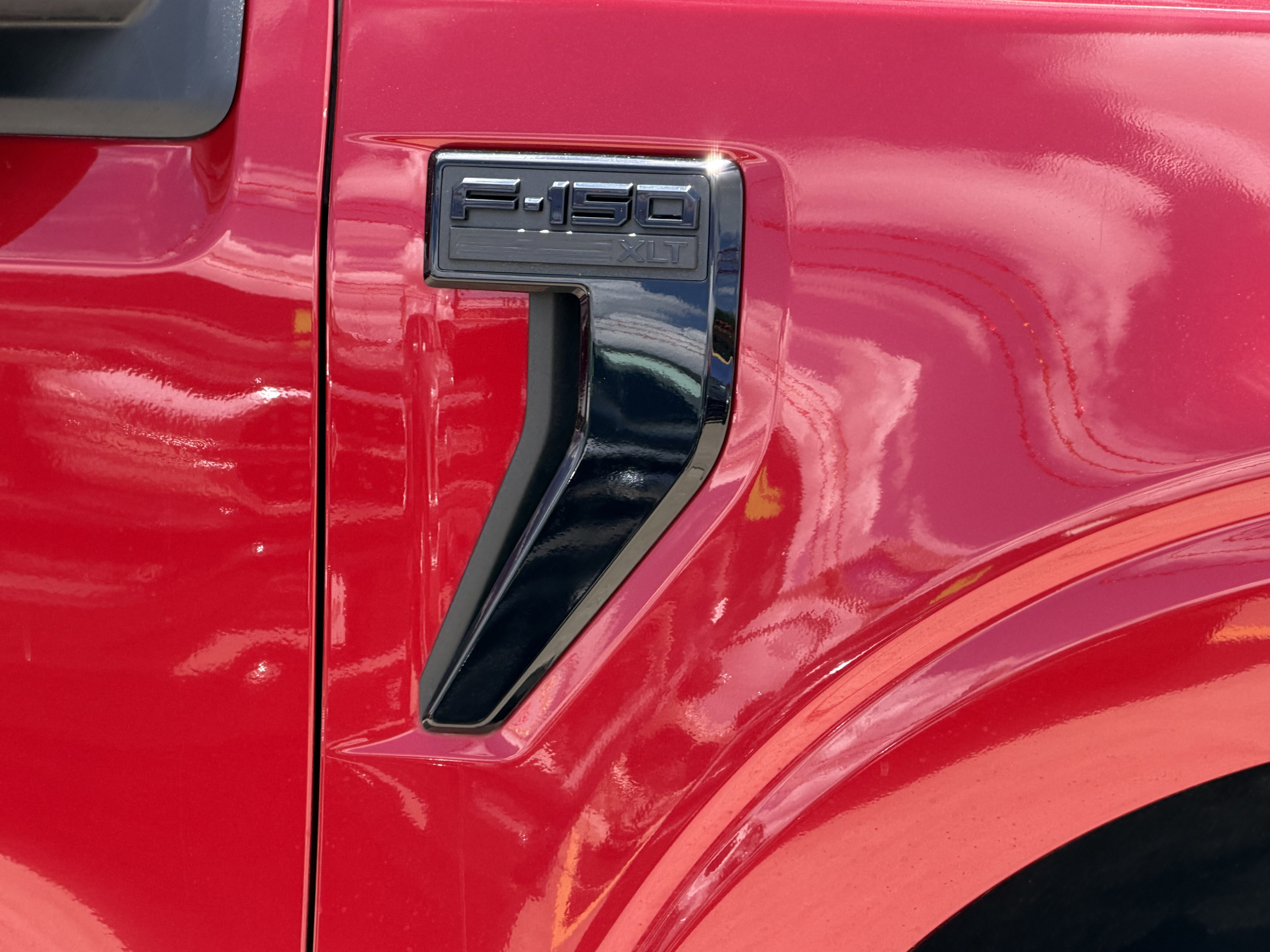 Used 2024 Rapid Red Metallic Tinted Clearcoat Ford XLT image 5