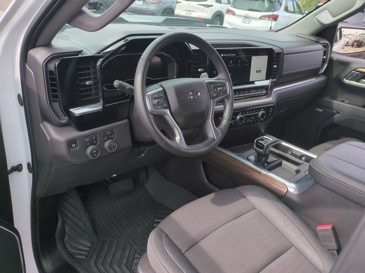 2025 Chevrolet Silverado 1500 LT Trail Boss - Photo 10