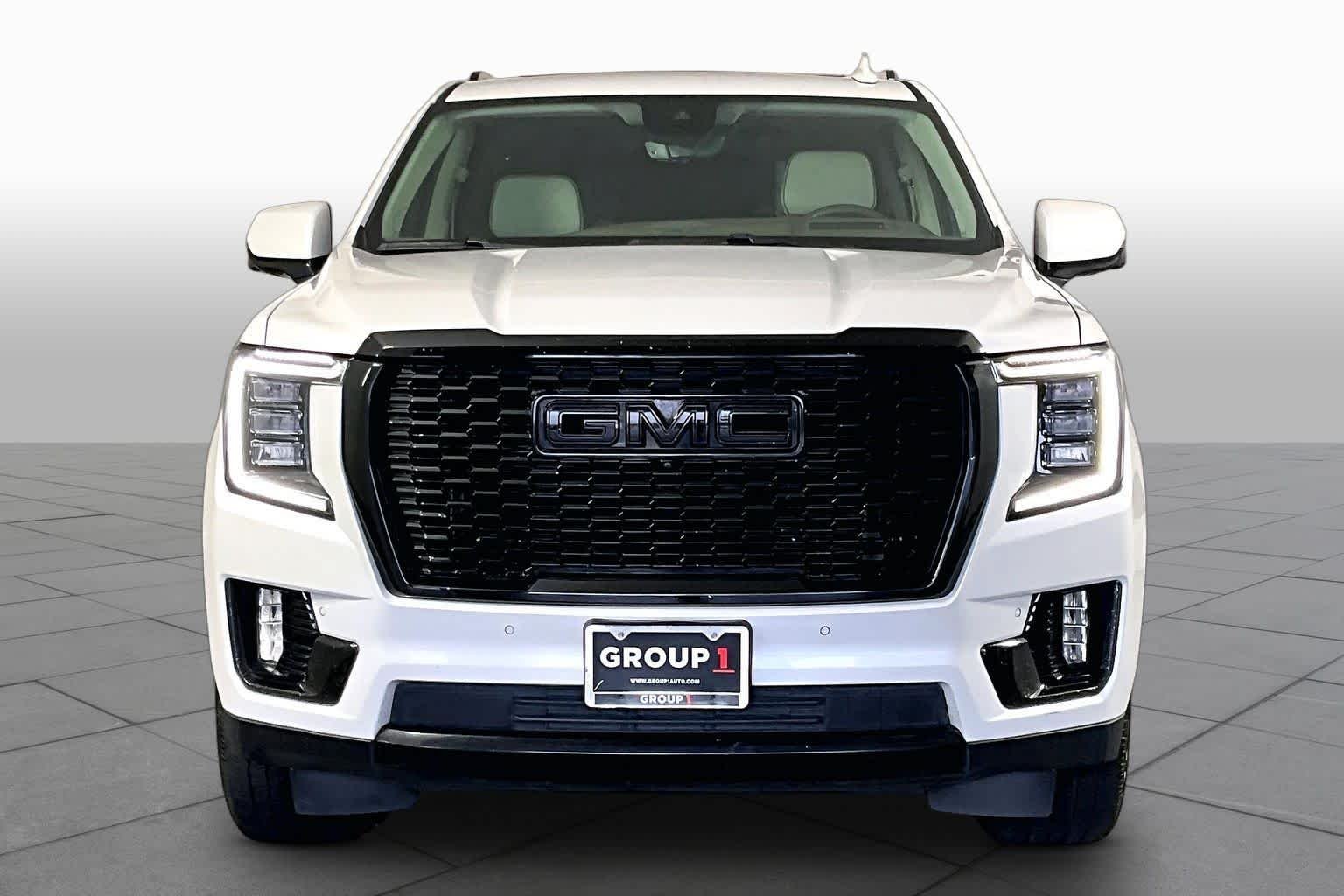 Used 2023 White Frost Tricoat GMC Denali image 4