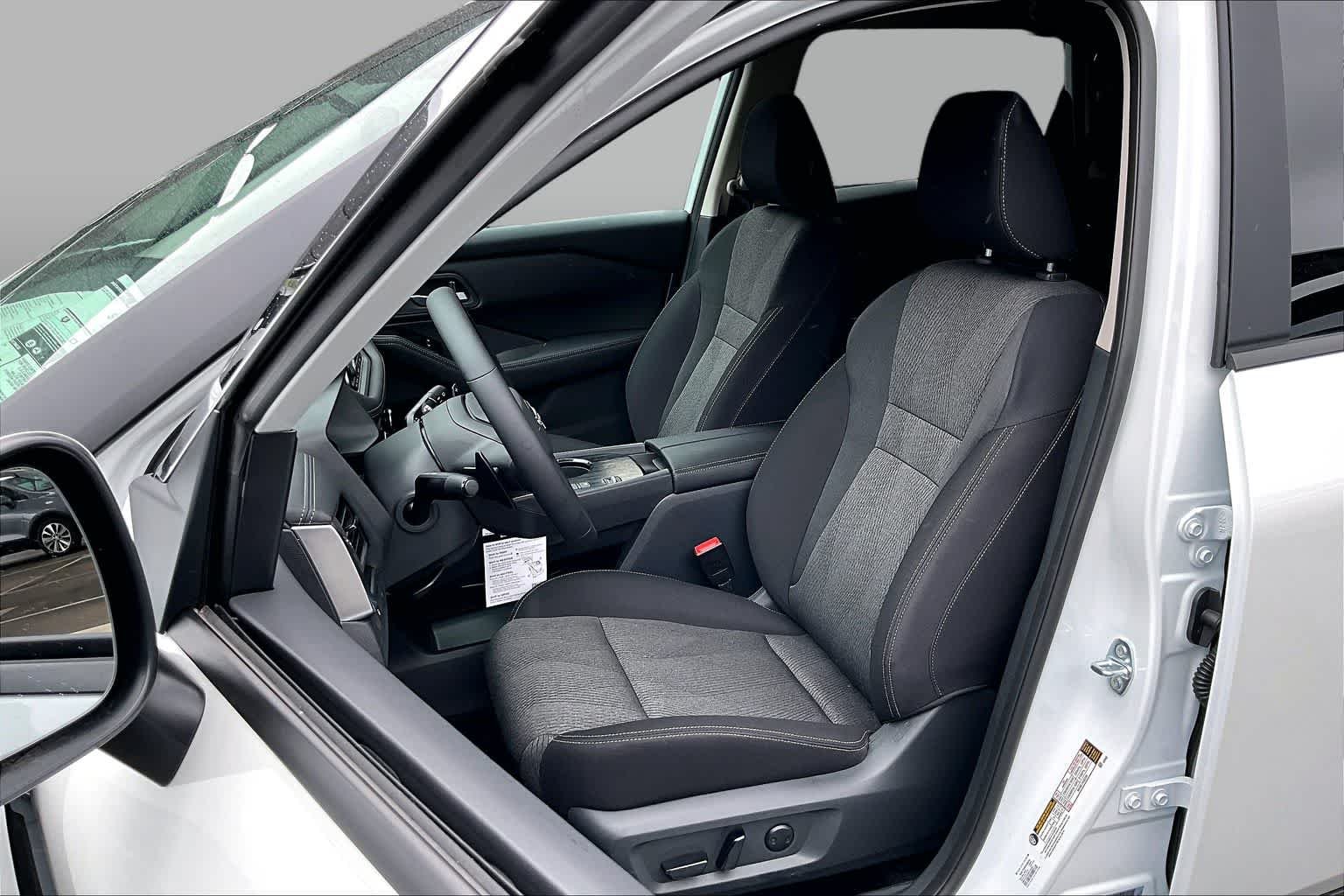 New 2026 Everest White Pearl TriCoat Nissan SV image 9
