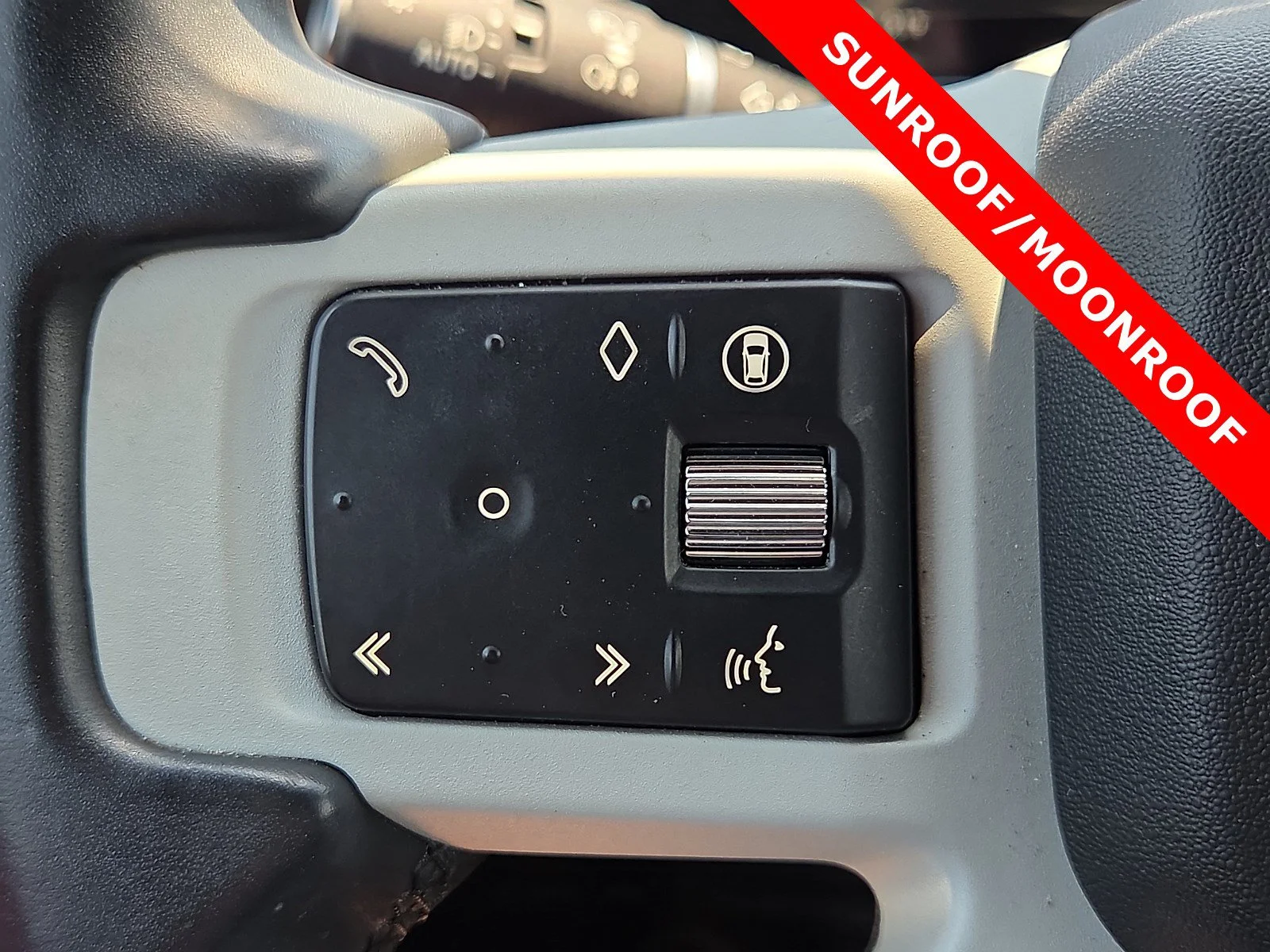 Used 2024 Carpathian Grey Premium Metallic Land Rover X-Dynamic SE image 21
