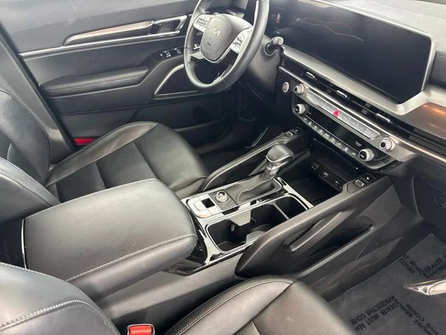 Used 2024 White Kia S image 23