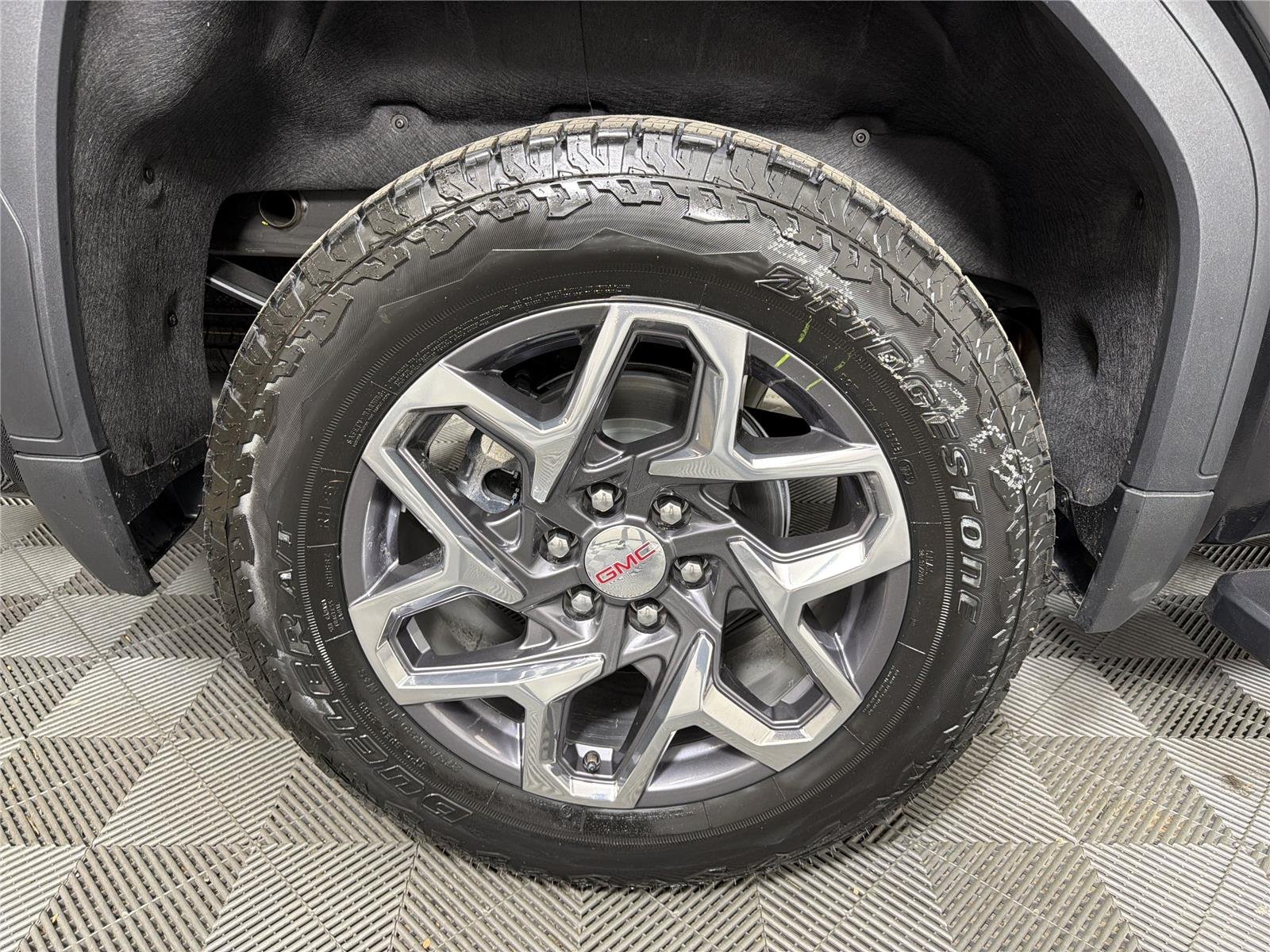 2026 GMC Sierra 1500 SLT - Photo 15