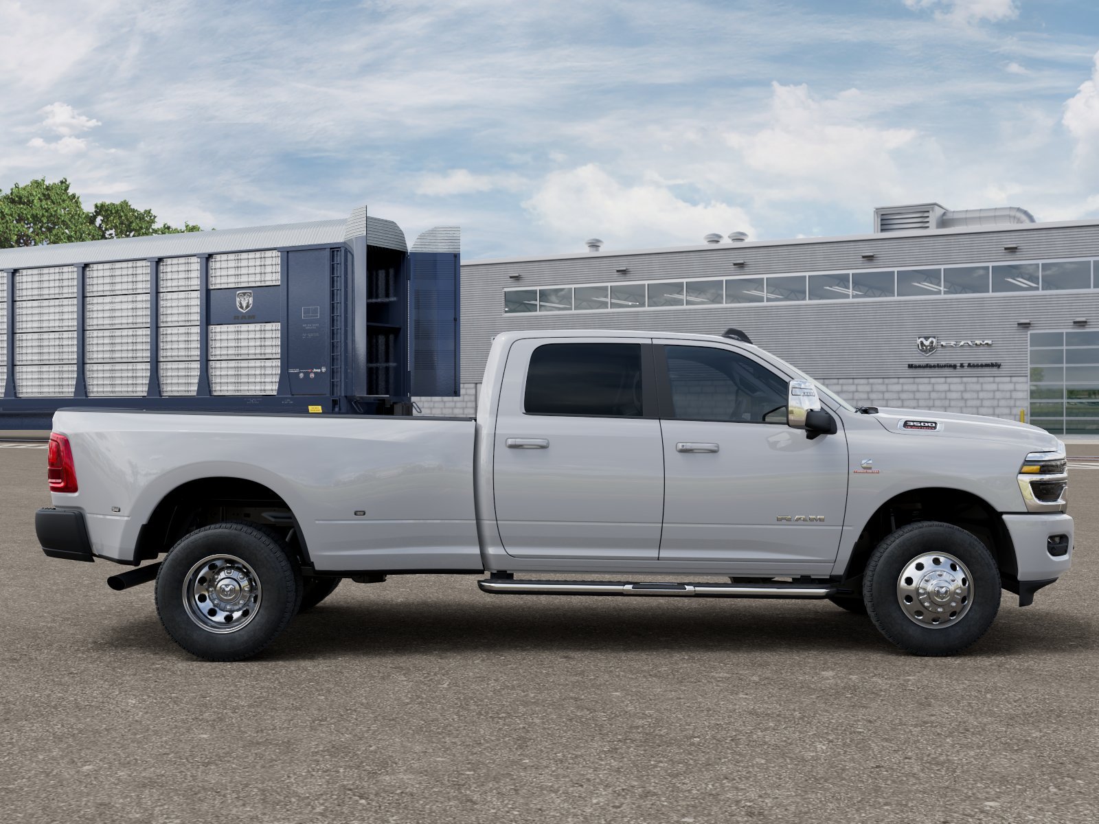 New 2026 Bright White Clear-Coat Exterior Paint RAM Laramie image 12