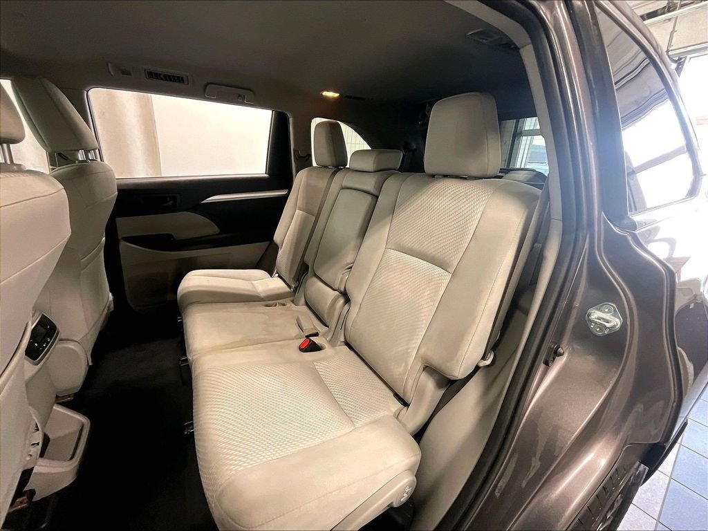 Used 2019 Gray Toyota LE image 15