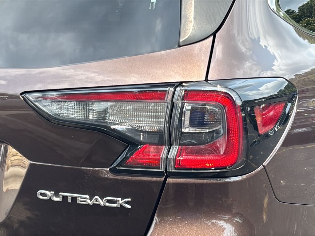 2021 Subaru Outback Limited - Photo 46