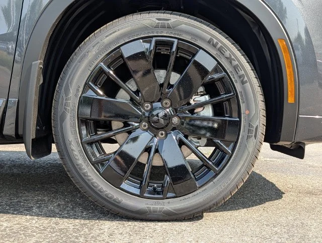 New 2026  Mitsubishi SEL BLACK EDITION image 3