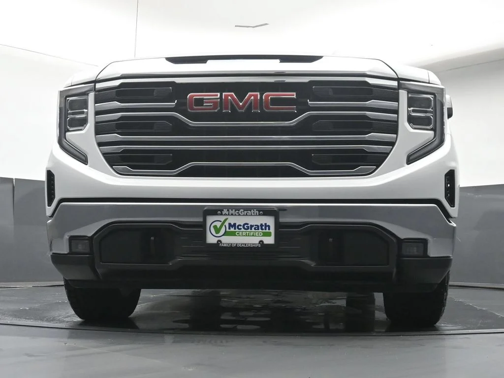 Used 2022 White GMC SLT image 7