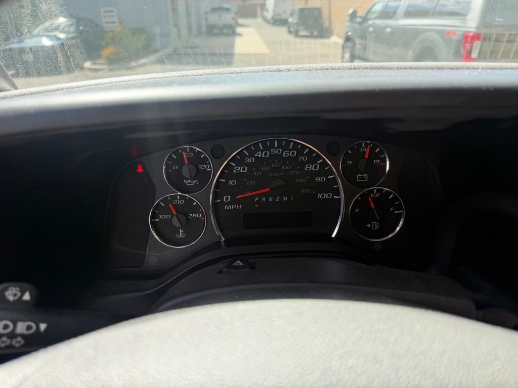 Used 2023 White Chevrolet Work Van image 20