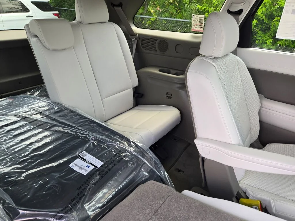 New 2026 Abyss Black Hyundai SEL Premium image 10