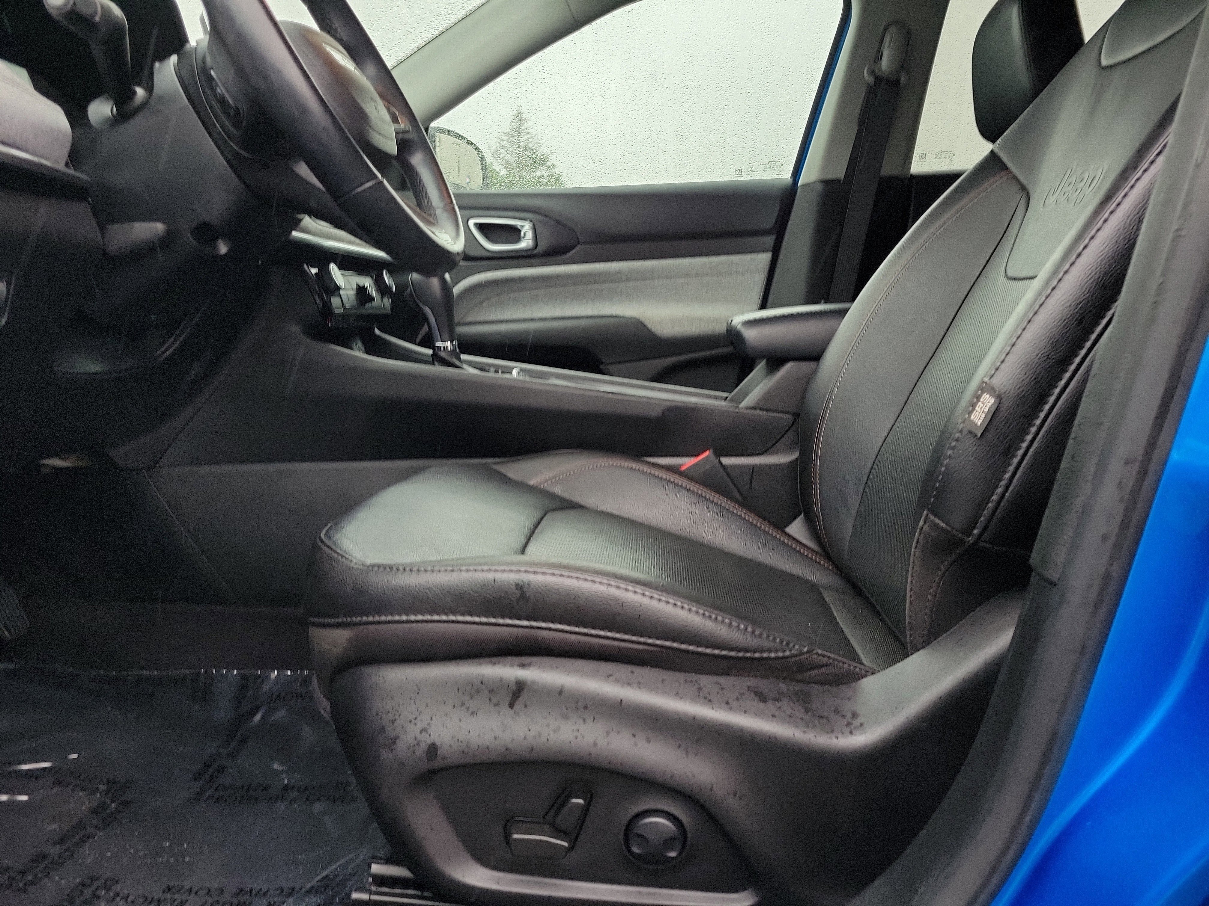 Used 2022 Laser Blue Pearlcoat Jeep Latitude Lux image 16