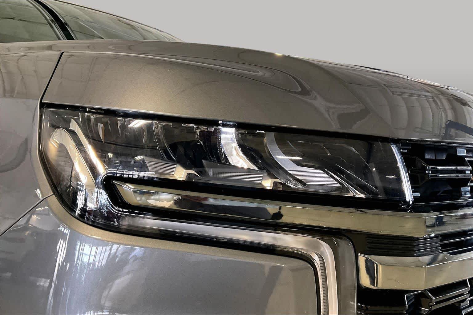 Used 2021 Satin Steel Metallic Chevrolet Z71 image 25