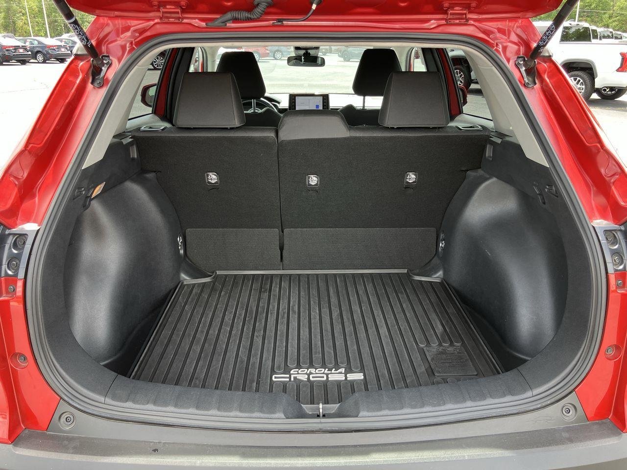 Used 2022 Red (Barcelona Red Metallic) Toyota LE image 26