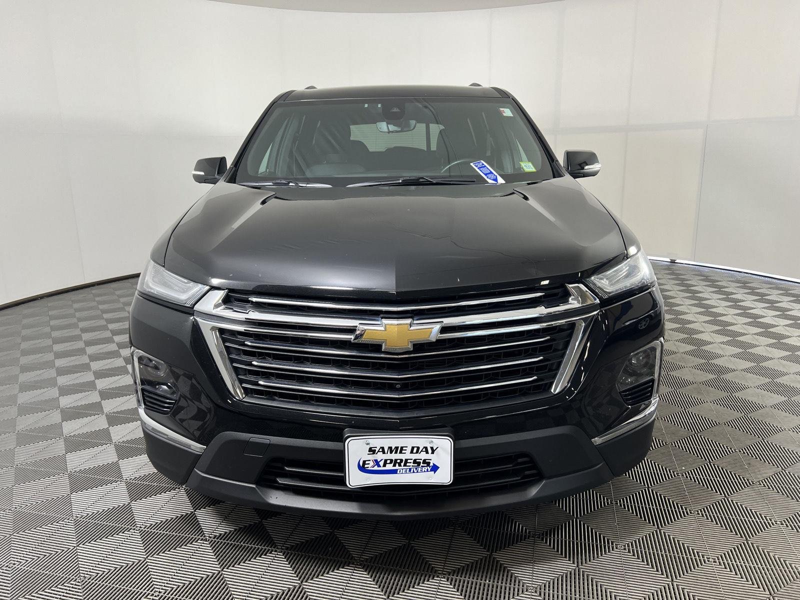 Used 2023 Mosaic Black Metallic Chevrolet LT Cloth image 32