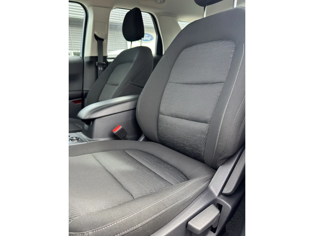 Certified Used 2023 Oxford White Ford 4wd image 12