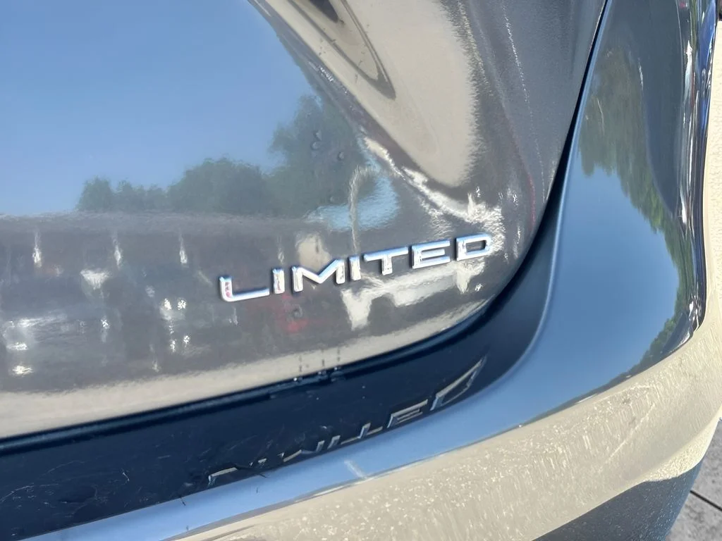 Used 2014 Gray Toyota Limited image 23