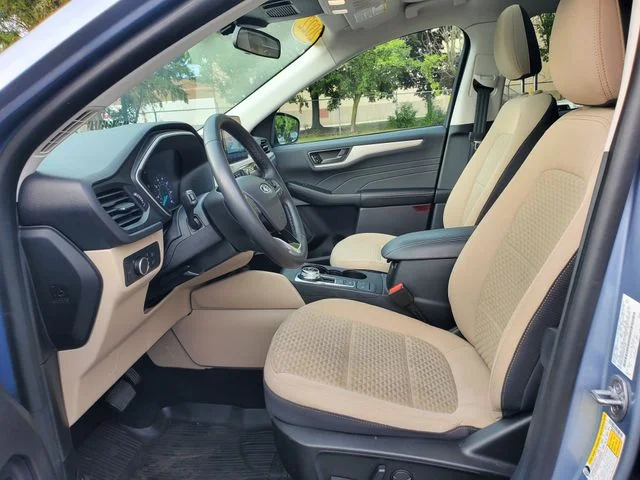 Used 2022 Blue Ford SE image 17