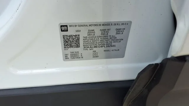 Used 2023 White GMC SLE image 32