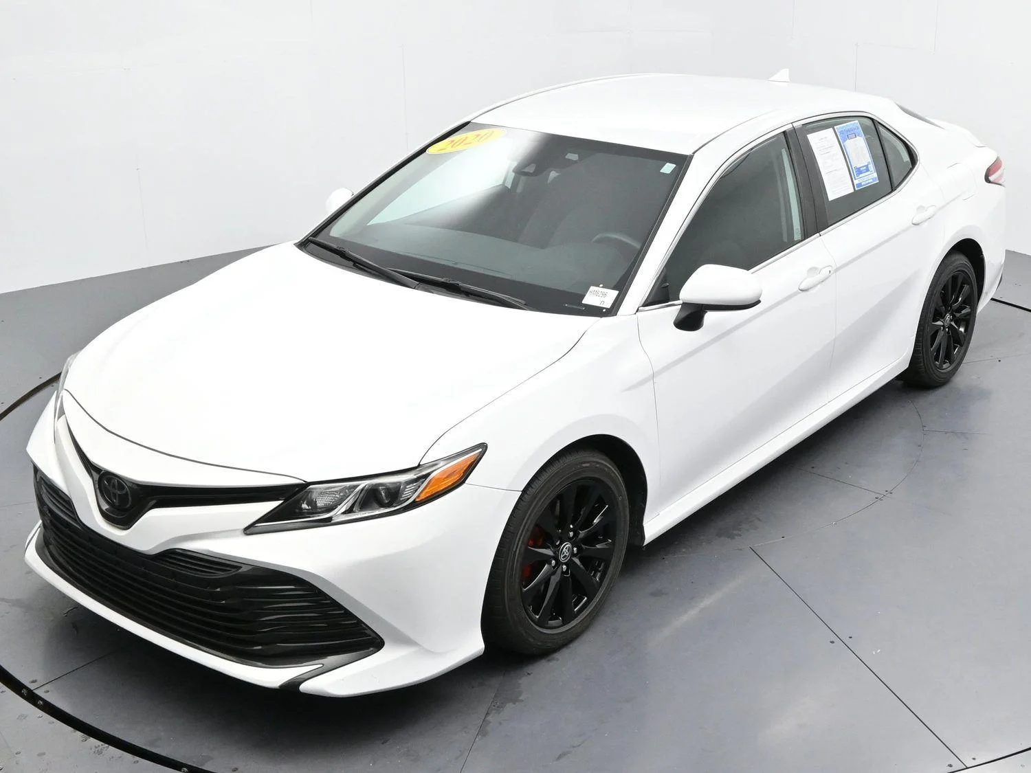 Used 2020 Super White Toyota LE image 30