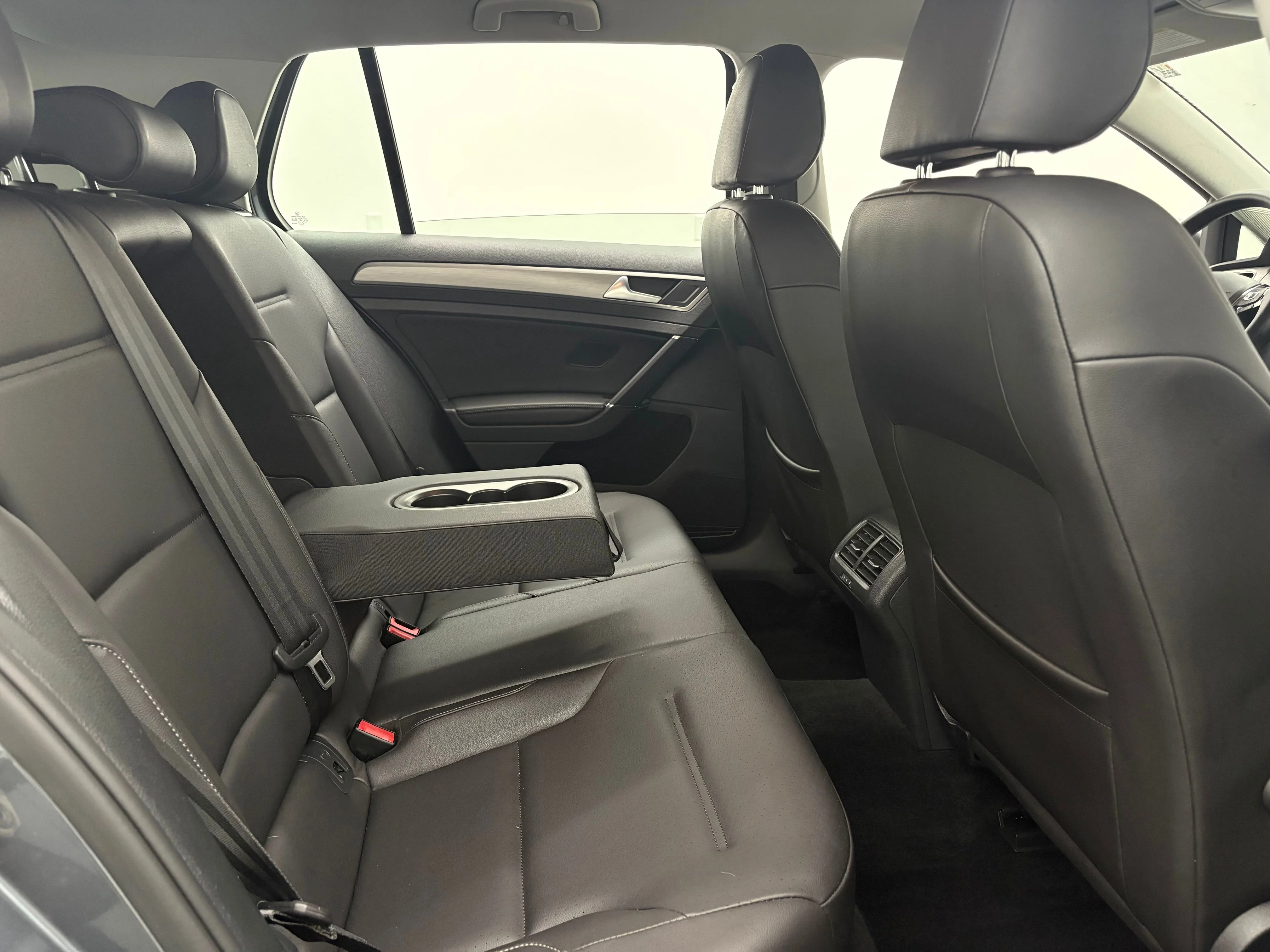 Used 2015 Platinum Gray Metallic Volkswagen TDI S 4-Door image 31