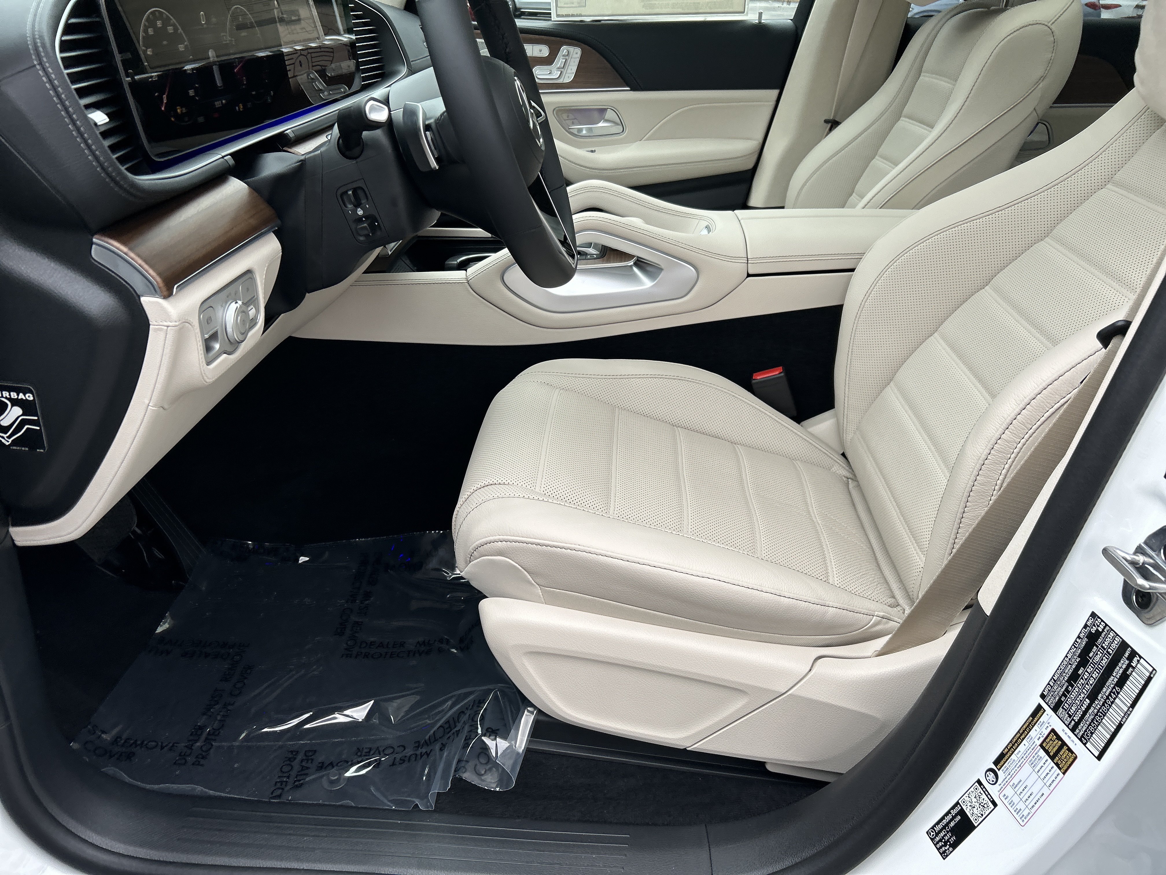 New 2026 MANUFAKTUR Moonlight White Metallic Mercedes-Benz GLE 450 4MATIC® SUV image 18
