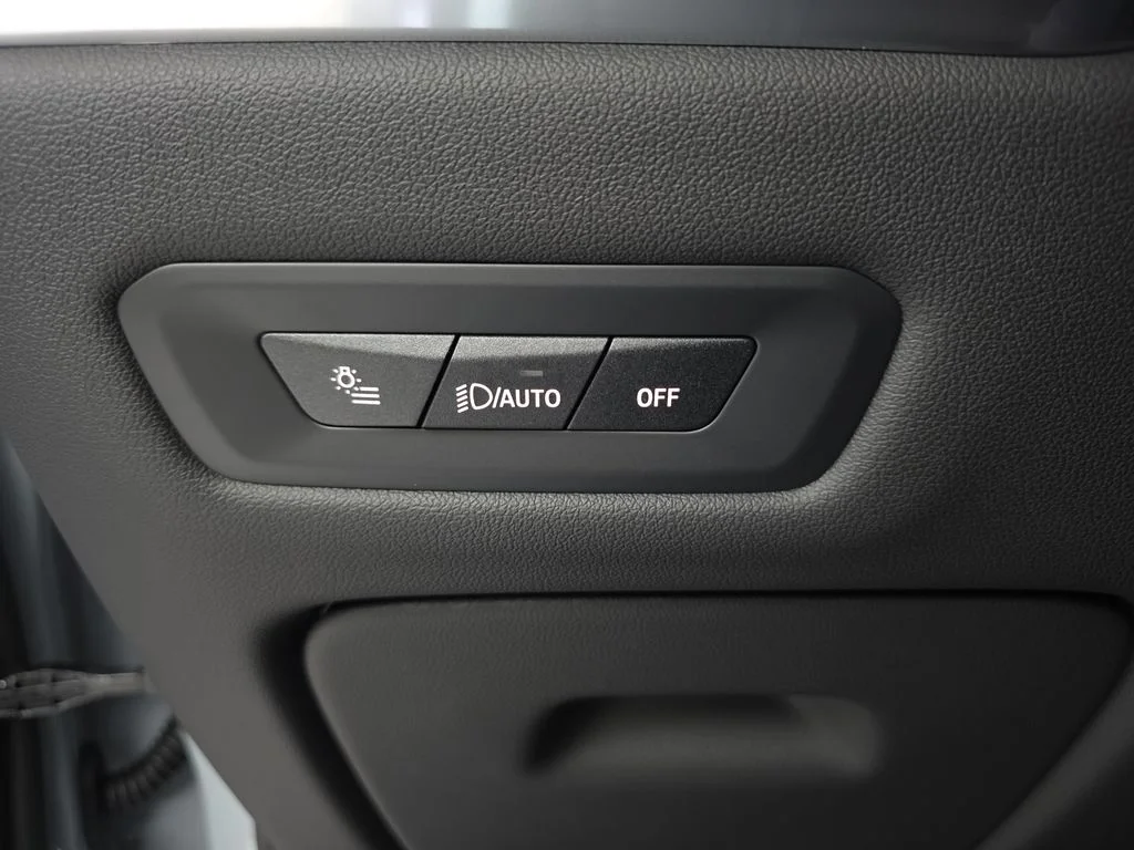 Used 2026 Brooklyn Grey Metallic BMW xDrive40i image 26