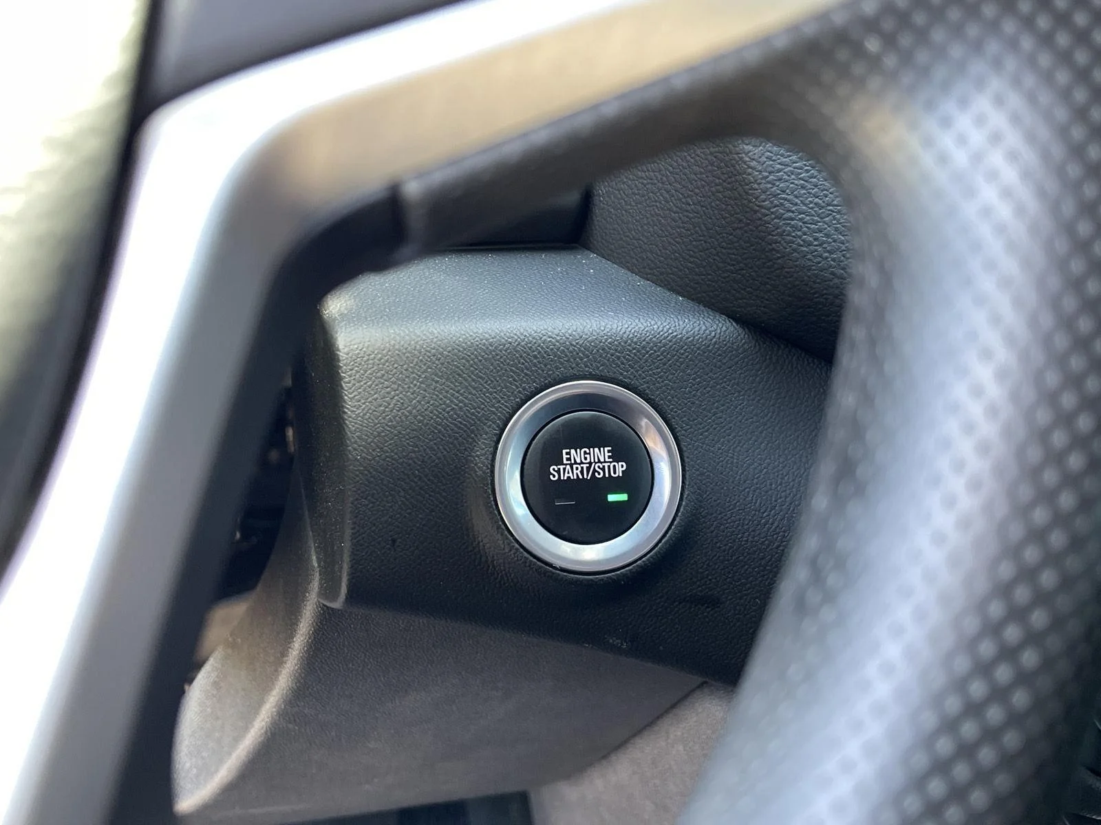 Used 2024 Riptide Metallic GMC SLE image 18