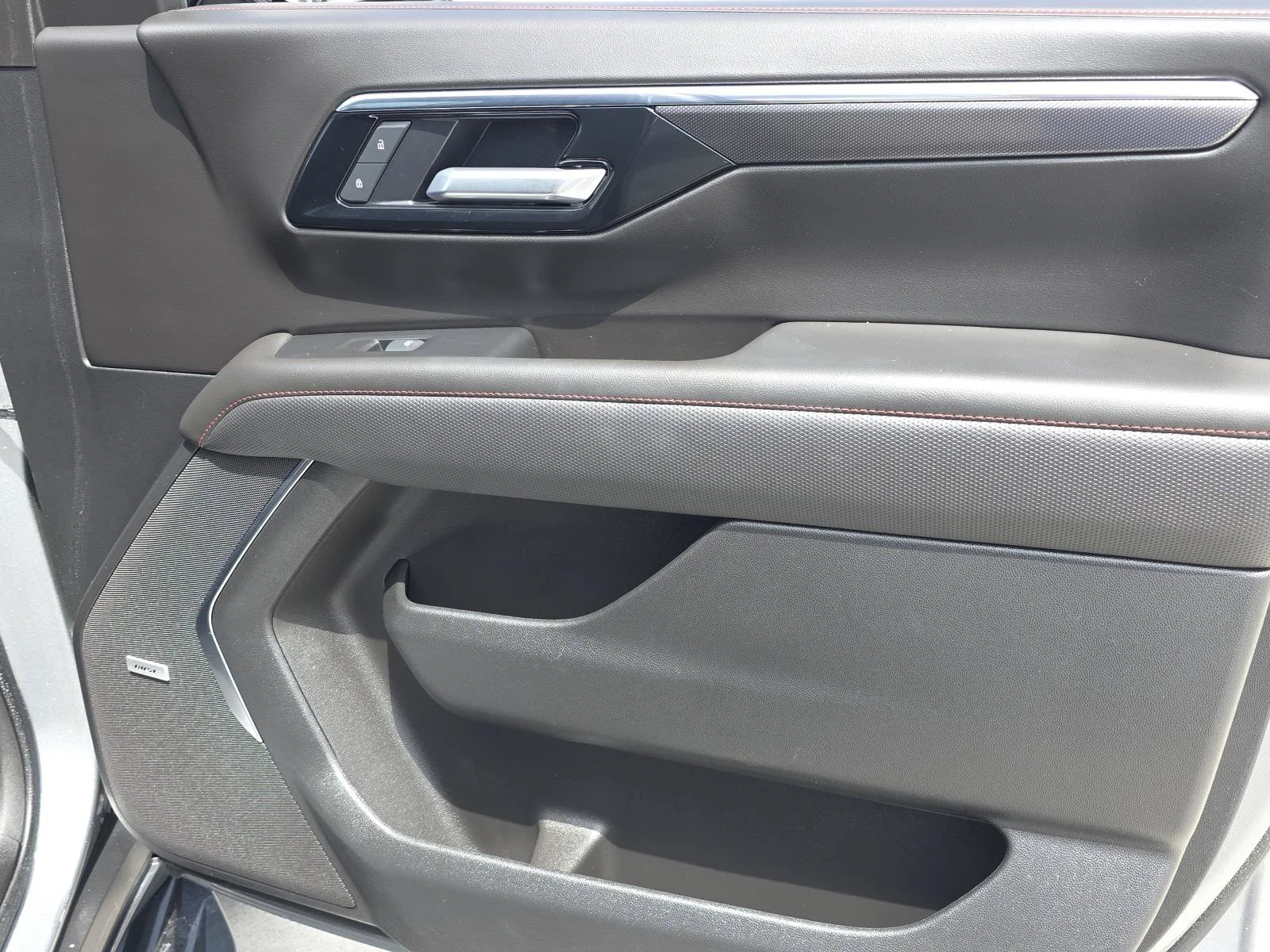 Used 2025 Sterling Gray Metallic Chevrolet RST image 17